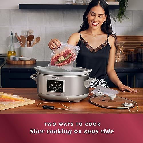 Crock-Pot 7 Quart Programmable Cook & Carry Slow Cooker - W1R6